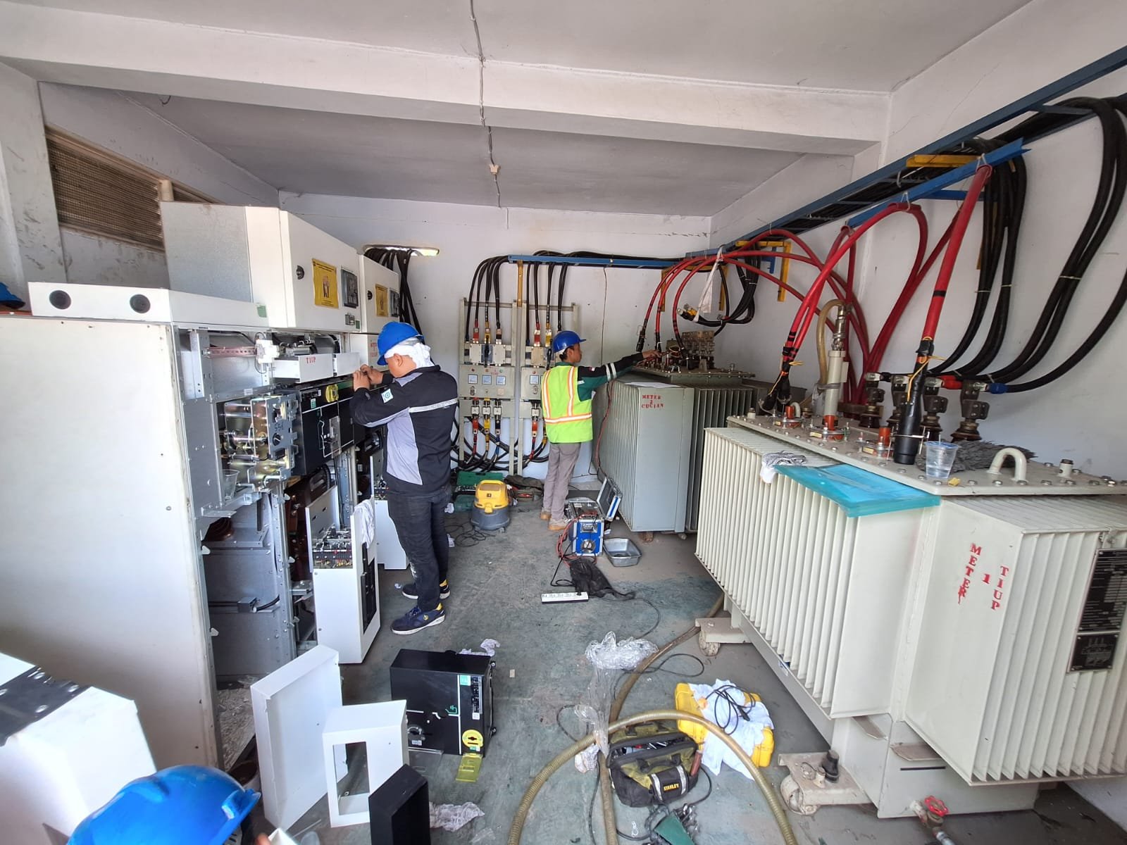 Service Trafo dan Maintenance